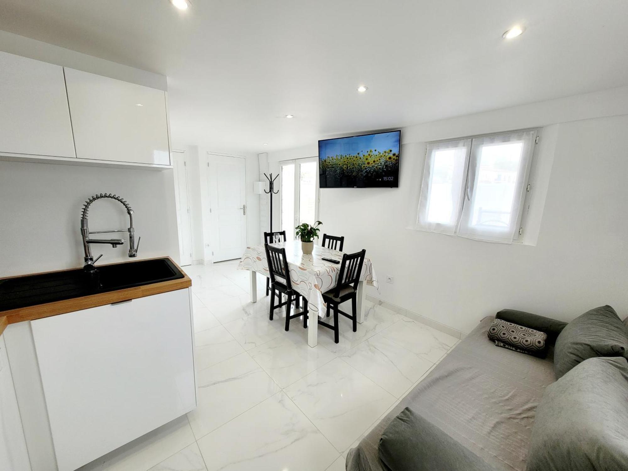 Logement Independant "Les Coquelicots", Terrasse Proche Des Plages Et Montpellier Juvignac Exteriör bild